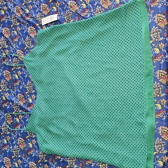 Spaghetti strap green top - Picture 1 of 3